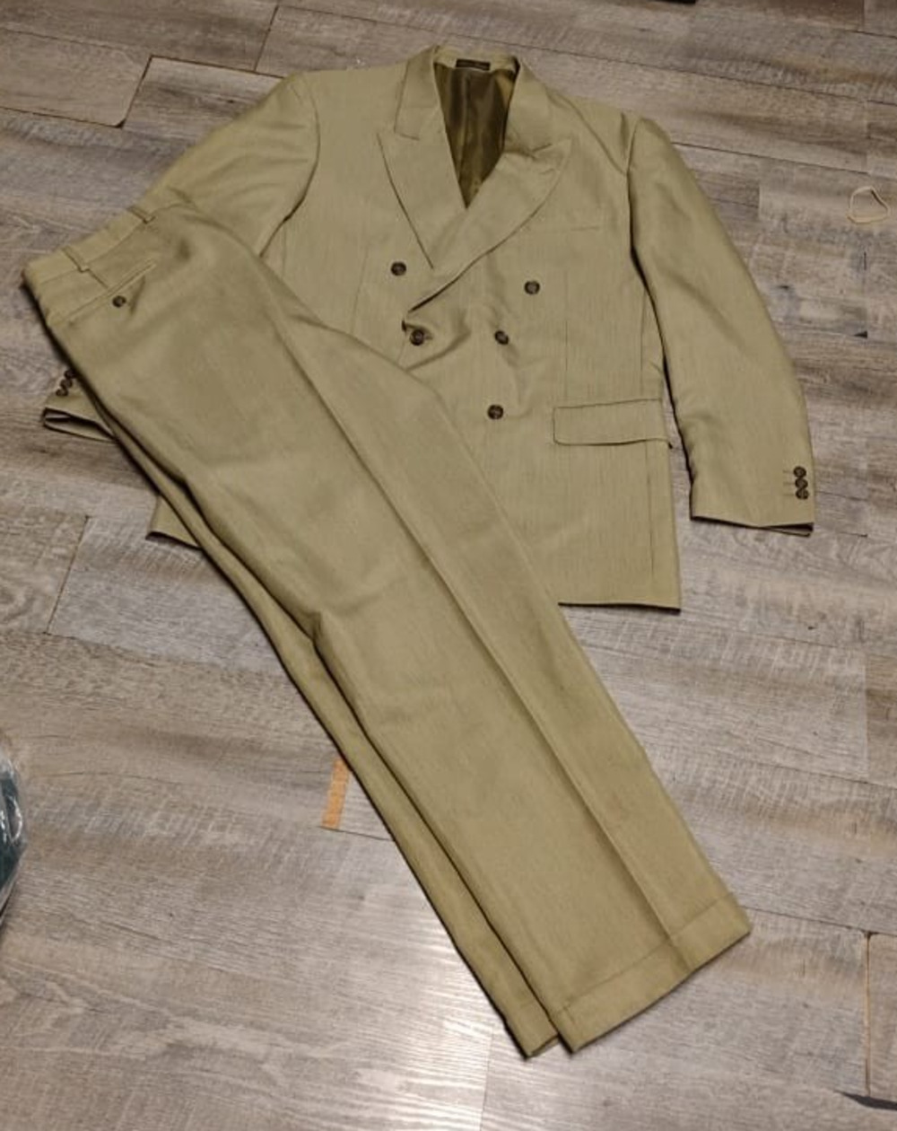 Double Breasted tan Men's suit 44L by Giorgio Sant Angelo polyester